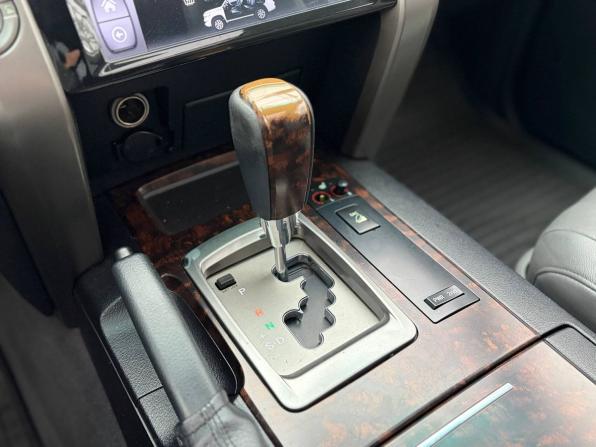 Toyota Land Cruiser 200 Series с пробегом 2009 года, цена 2 350 000 рублей, 425000 км, внедорожник, Автокод Объявления