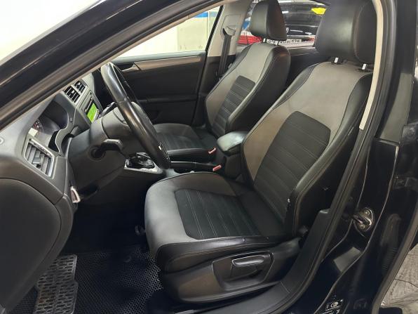 Volkswagen Jetta VI с пробегом 2013 года, цена 910 000 рублей, 177000 км, седан, Автокод Объявления