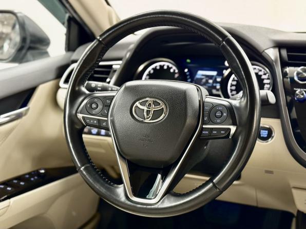 Toyota Camry VIII (XV70) с пробегом 2019 года, цена 2 880 000 рублей, 152442 км, седан, Автокод Объявления