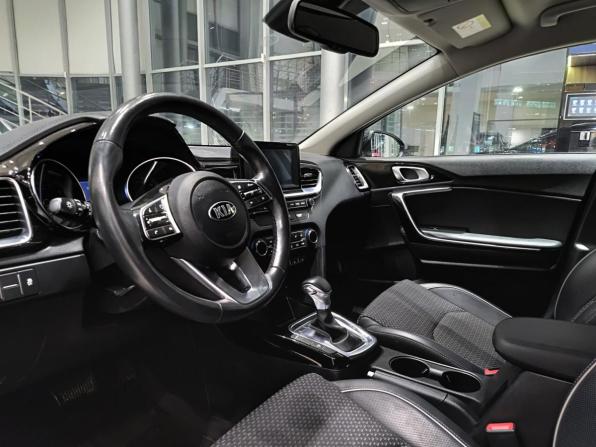 Kia Ceed III с пробегом 2019 года, цена 1 900 000 рублей, 56701 км, универсал, Автокод Объявления