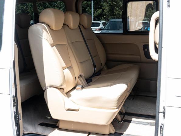 Hyundai H-1 II Рестайлинг 2 с пробегом 2021 года, цена 3 830 000 рублей, 96309 км, минивэн, Автокод Объявления