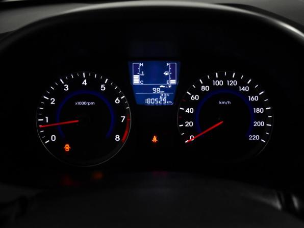 Hyundai Solaris I Рестайлинг с пробегом 2015 года, цена 647 980 рублей, 180526 км, седан, Автокод Объявления