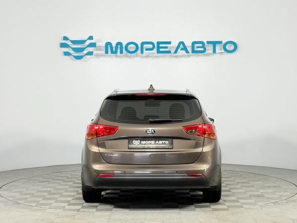 Kia Ceed II Рестайлинг с пробегом 2018 года, цена 1 390 000 рублей, 209000 км, универсал, Автокод Объявления