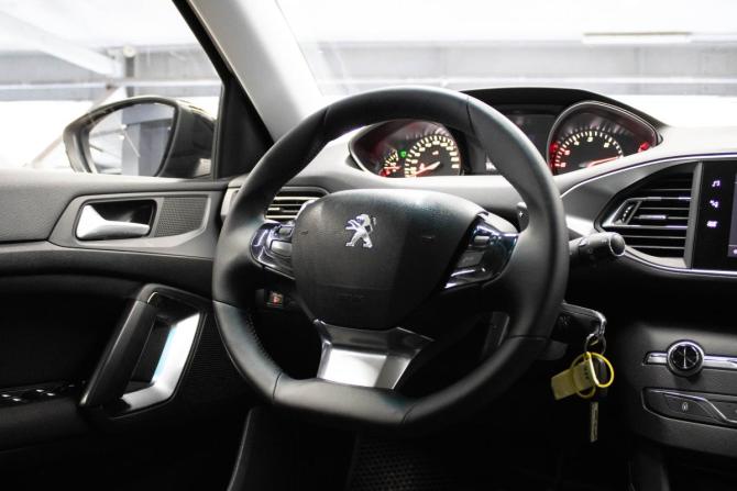 Peugeot 308 II Рестайлинг с пробегом 2019 года, цена 1 099 000 рублей, 194345 км, универсал, Автокод Объявления
