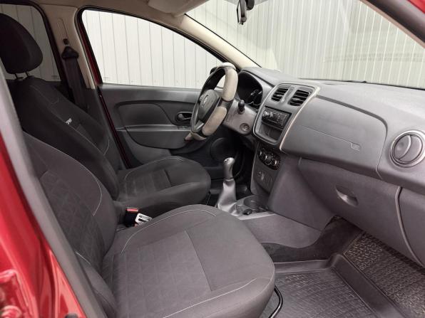 Renault Sandero II с пробегом 2015 года, цена 923 000 рублей, 104768 км, хэтчбек, Автокод Объявления
