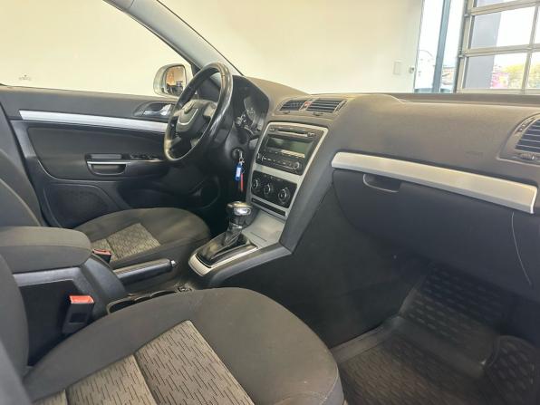Skoda Octavia II (A5) Рестайлинг с пробегом 2011 года, цена 735 000 рублей, 183490 км, лифтбек, Автокод Объявления