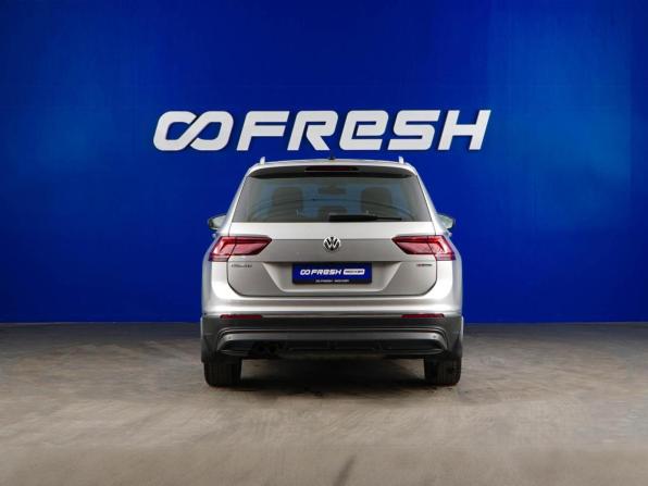 Volkswagen Tiguan II с пробегом 2018 года, цена 3 500 000 рублей, 110169 км, внедорожник, Автокод Объявления