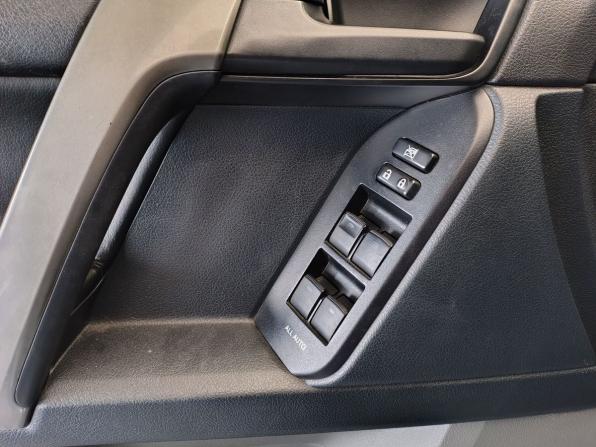 Toyota Land Cruiser Prado 150 Series с пробегом 2011 года, цена 2 290 000 рублей, 204863 км, внедорожник, Автокод Объявления
