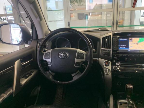 Toyota Land Cruiser 200 Series Рестайлинг 1 с пробегом 2014 года, цена 2 900 000 рублей, 303227 км, внедорожник, Автокод Объявления