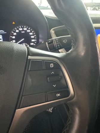 Hyundai Solaris II с пробегом 2018 года, цена 1 364 000 рублей, 115300 км, седан, Автокод Объявления