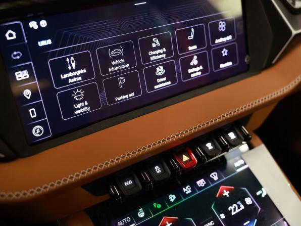 Lamborghini Urus I Рестайлинг с пробегом 2025 года, цена 43 000 000 рублей, 82 км, внедорожник, Автокод Объявления