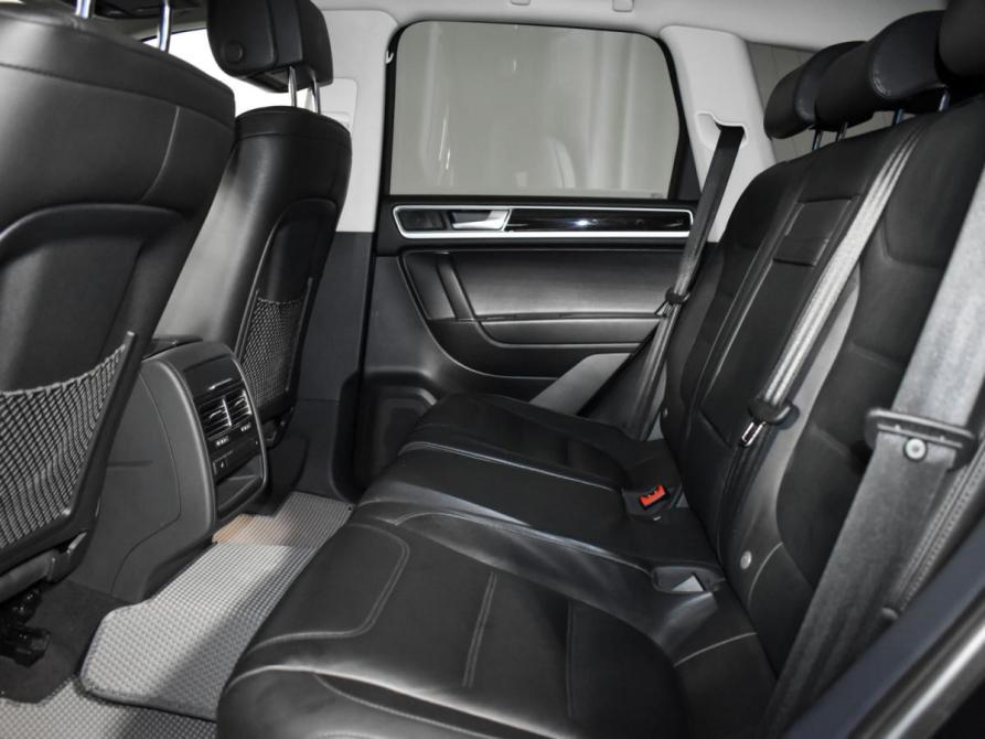 Volkswagen Touareg II Рестайлинг Санкт-Петербург  - изображение 11