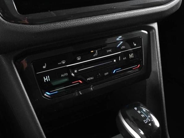Volkswagen Tiguan II Рестайлинг с пробегом 2021 года, цена 2 399 000 рублей, 129656 км, внедорожник, Автокод Объявления