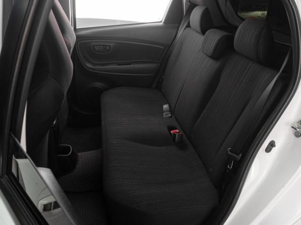 Toyota Vitz III (XP130) Рестайлинг 2 с пробегом 2017 года, цена 1 179 000 рублей, 89122 км, хэтчбек, Автокод Объявления