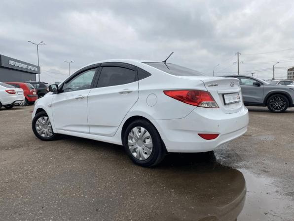 Hyundai Solaris I с пробегом 2013 года, цена 850 000 рублей, 155553 км, седан, Автокод Объявления