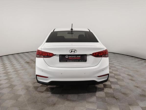 Hyundai Solaris II с пробегом 2017 года, цена 1 099 000 рублей, 154906 км, седан, Автокод Объявления