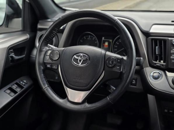 Toyota RAV4 IV (XA40) Рестайлинг с пробегом 2018 года, цена 2 235 000 рублей, 117001 км, внедорожник, Автокод Объявления