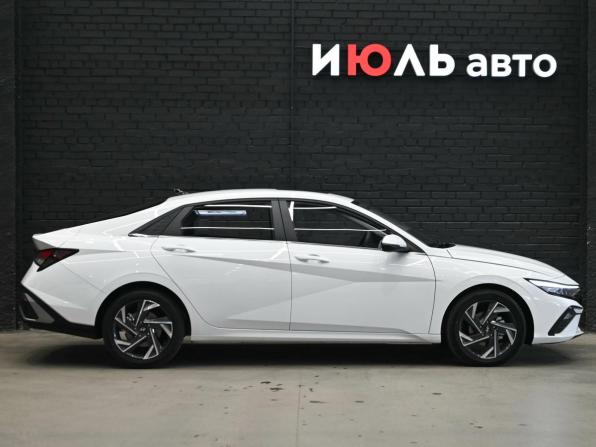 Hyundai Elantra VII (CN7) Рестайлинг с пробегом 2025 года, цена 2 870 000 рублей, 151 км, седан, Автокод Объявления