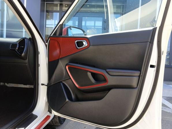 Kia Soul III с пробегом 2022 года, цена 2 349 000 рублей, 61500 км, хэтчбек, Автокод Объявления