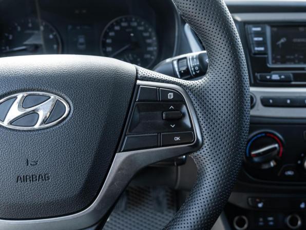 Hyundai Solaris II с пробегом 2018 года, цена 1 278 000 рублей, 89242 км, седан, Автокод Объявления