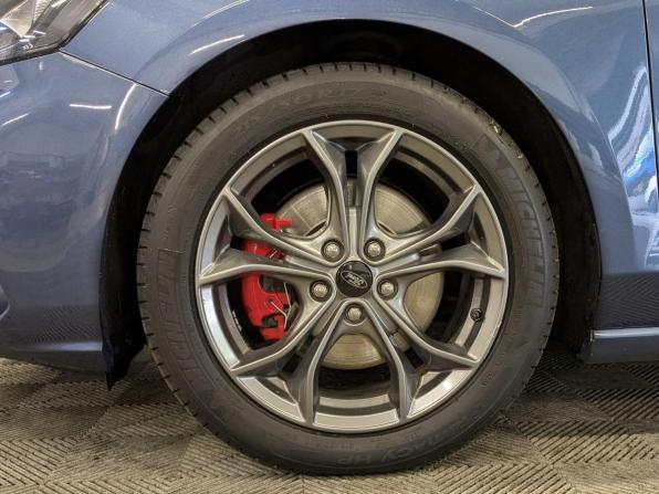 Ford Focus IV Рестайлинг с пробегом 2021 года, цена 1 700 000 рублей, 72750 км, универсал, Автокод Объявления