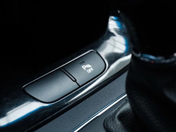 Kia Ceed II Рестайлинг с пробегом 2017 года, цена 1 324 700 рублей, 107375 км, хэтчбек, Автокод Объявления