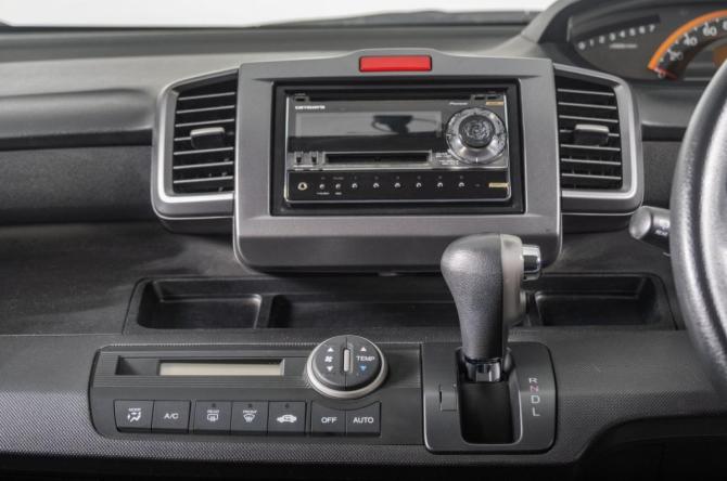 Honda Freed I Рестайлинг с пробегом 2012 года, цена 1 099 000 рублей, 143905 км, компактвэн, Автокод Объявления