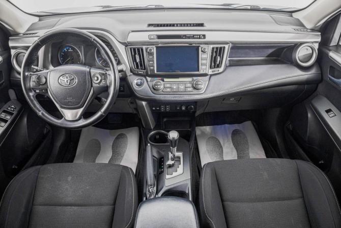 Toyota RAV4 IV (XA40) Рестайлинг с пробегом 2017 года, цена 2 699 000 рублей, 220000 км, внедорожник, Автокод Объявления