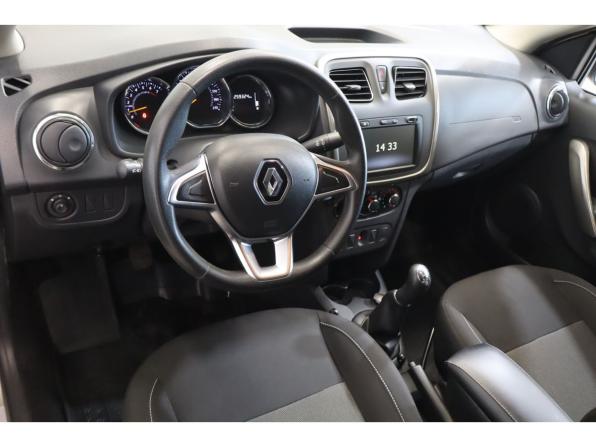 Renault Logan II Рестайлинг с пробегом 2019 года, цена 865 500 рублей, 258982 км, седан, Автокод Объявления