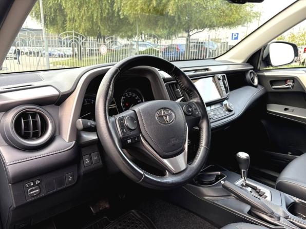 Toyota RAV4 IV (XA40) Рестайлинг с пробегом 2019 года, цена 3 050 000 рублей, 92193 км, внедорожник, Автокод Объявления