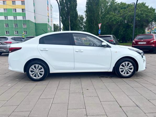 Kia Rio IV Рестайлинг с пробегом 2020 года, цена 1 614 000 рублей, 101802 км, седан, Автокод Объявления