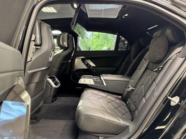 BMW 7 серии VII (G70) с пробегом 2023 года, цена 17 450 000 рублей, 23731 км, седан, Автокод Объявления