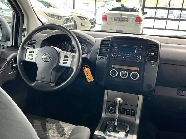 Nissan Navara (Frontier) III (D40) Рестайлинг с пробегом 2012 года, цена 1 610 000 рублей, 299797 км, offers.body_type.unknown, Автокод Объявления