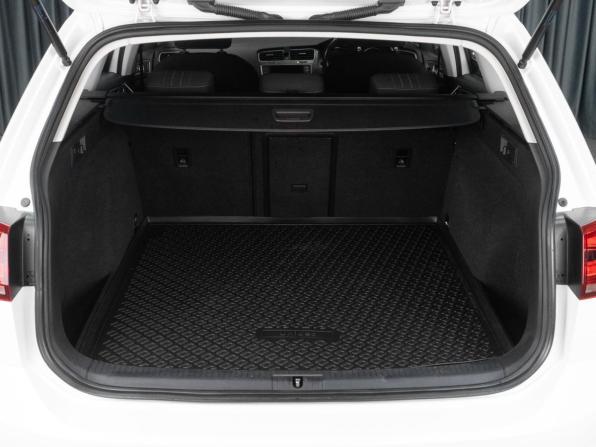Volkswagen Golf VII Рестайлинг с пробегом 2017 года, цена 1 799 000 рублей, 172982 км, универсал, Автокод Объявления