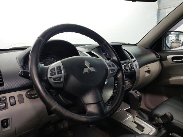 Mitsubishi Pajero Sport II Рестайлинг с пробегом 2013 года, цена 1 810 000 рублей, 199200 км, внедорожник, Автокод Объявления