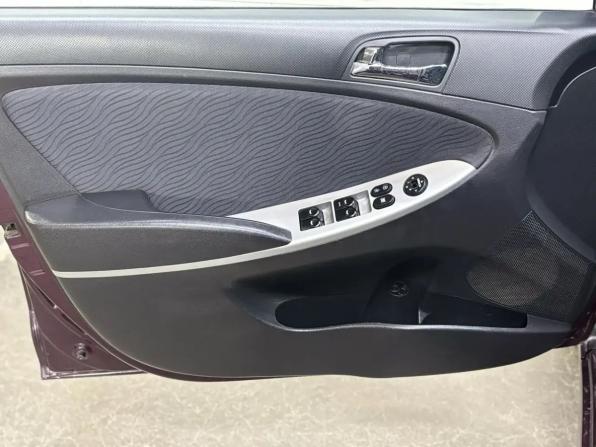 Hyundai Solaris I с пробегом 2012 года, цена 777 000 рублей, 156000 км, седан, Автокод Объявления