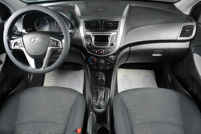 Hyundai Solaris I Рестайлинг с пробегом 2015 года, цена 999 000 рублей, 135000 км, седан, Автокод Объявления