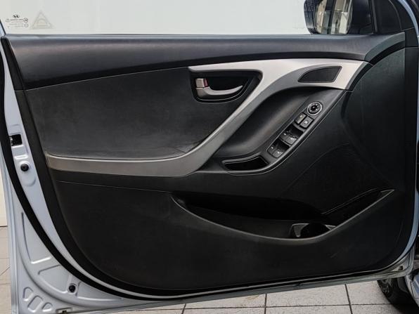 Hyundai Elantra V (MD) с пробегом 2011 года, цена 640 000 рублей, 210502 км, седан, Автокод Объявления