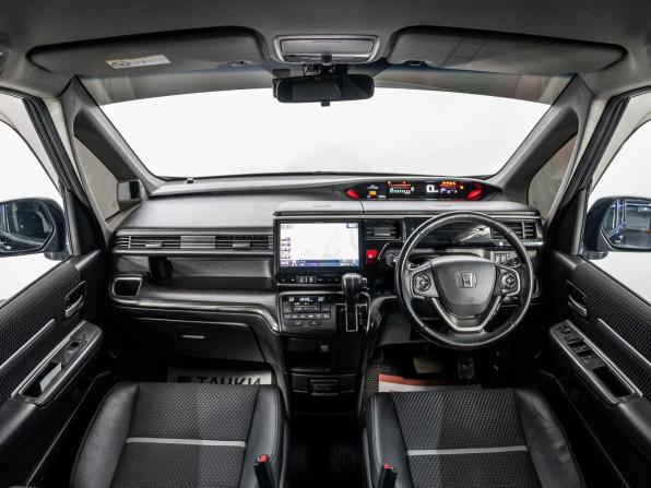 Honda Stepwgn V с пробегом 2015 года, цена 1 779 500 рублей, 124314 км, минивэн, Автокод Объявления