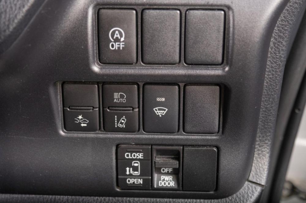 Toyota Noah III (R80) Рестайлинг Томск  - изображение 17