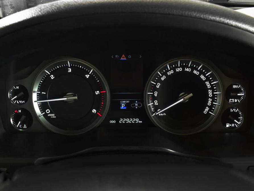 Toyota Land Cruiser 200 Series Рестайлинг 2 Кемерово  - изображение 9