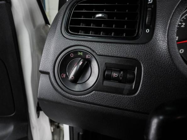Volkswagen Polo V с пробегом 2012 года, цена 724 000 рублей, 208590 км, седан, Автокод Объявления