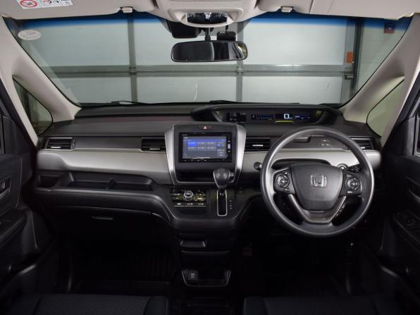 Honda Freed II с пробегом 2017 года, цена 1 495 995 рублей, 119114 км, компактвэн, Автокод Объявления