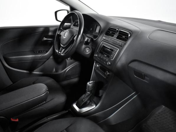 Volkswagen Polo V Рестайлинг с пробегом 2017 года, цена 965 000 рублей, 55531 км, седан, Автокод Объявления