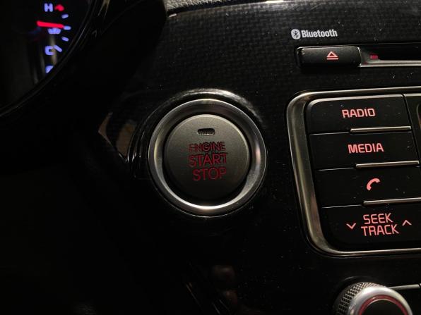 Kia Rio III Рестайлинг с пробегом 2015 года, цена 1 140 000 рублей, 137911 км, хэтчбек, Автокод Объявления