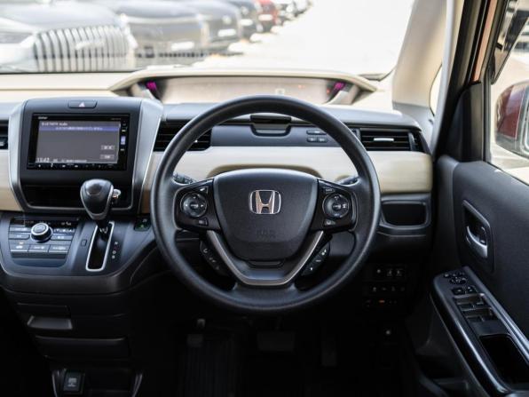Honda Freed II с пробегом 2017 года, цена 1 549 000 рублей, 77342 км, компактвэн, Автокод Объявления