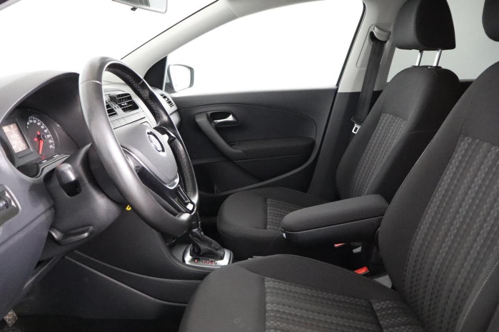 Volkswagen Polo V Рестайлинг Санкт-Петербург  - изображение 9