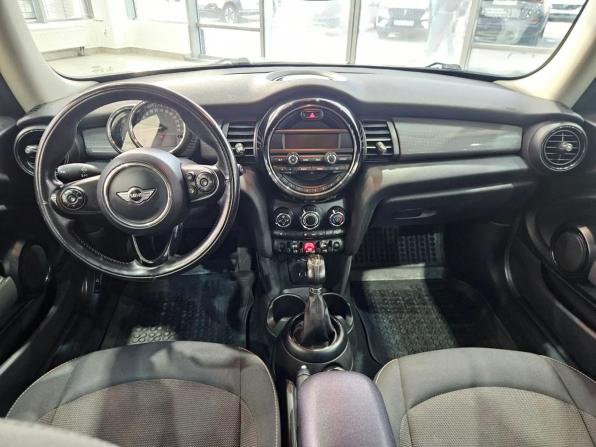 Mini Hatch III (F55/F56) с пробегом 2017 года, цена 1 580 000 рублей, 148677 км, хэтчбек, Автокод Объявления