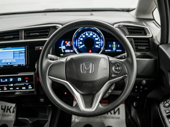 Honda Fit III Рестайлинг с пробегом 2018 года, цена 1 125 000 рублей, 182760 км, хэтчбек, Автокод Объявления