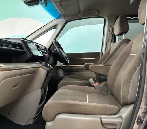 Honda Stepwgn V с пробегом 2017 года, цена 1 734 000 рублей, 161600 км, минивэн, Автокод Объявления
